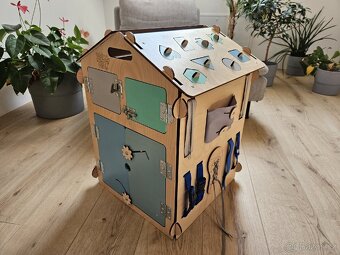 Activity board BusyKids domeček pro kluky - 2