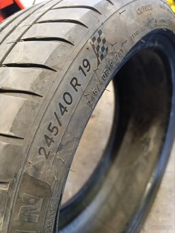 245/40 r19 Michelin pilot - 2