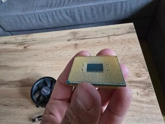 AMD RYZEN 3 3200G @ 3.6GHz - 2