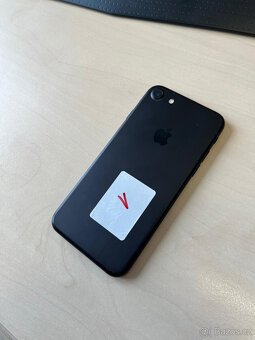 1) iphone 7, barva Space Gray, 32 GB - 2