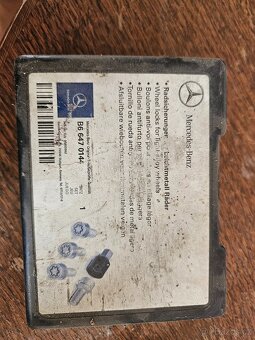 Pojišťovací šrouby Mercedes original - 2