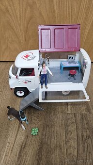 Schleich - Mobilní veterinářská klinika - 2