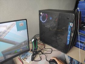Herní počítač, monitor - 2