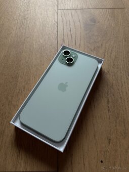 Apple iPhone 15 Plus 128GB zelený - 2