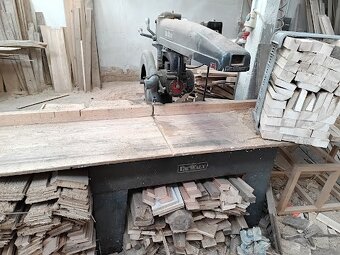 zkracovací pila Dewalt - 2