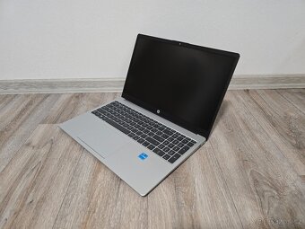 15,6" notebook HP 250 G10 Turbo Silver - 2