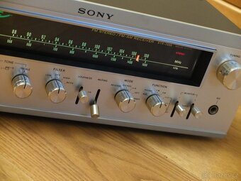 SONY STR-7055 FM/AM stereo přijímač (1972-76) - 2