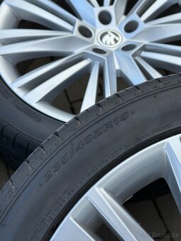 SLEVA-10k R19 5x112 Škoda Superb originál - 2