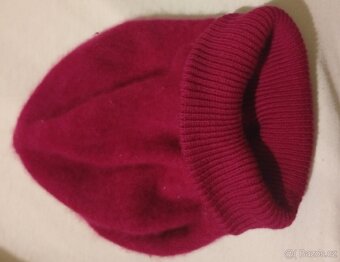 DÁMSKÁ ČEPICE - 2