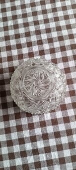 Skleněná miska s broušeným dekorem - 2