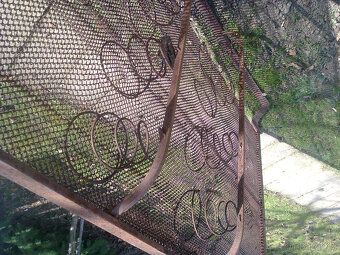 Stará drátěnka do postele - 2