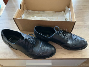 společenská vycházková obuv č. 39 Baťa - 2