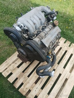 Saab 9-5 3.0 V6 - motor, alternátor, klimakompresor, servo - 2