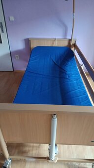 Zdravotní postel + toaletní křeslo - 2