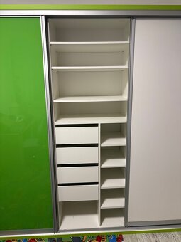 Šatní skříň - 2