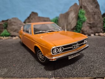 Prodám model 1:18 Audi 100 - 2
