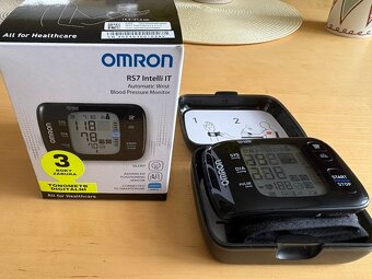 Zápěstní tonometr Omron - 2