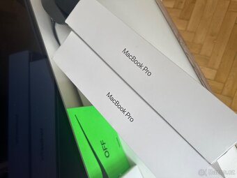 Dvě krabice MacBook Pro 14“ (8GB/512GB) - 2