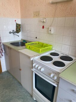 Daruji starší kuchyňský nábytek - 2