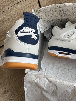 Air Jordan 4 SB Navy - 2