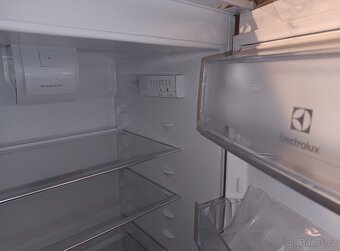 NOVÁ VESTAVNÁ LEDNICE ELECTROLUX - 2
