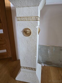 Versace stul vhodny na chodbu - 2