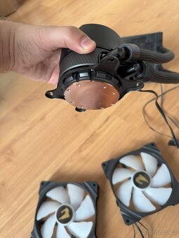 Gigabyte Aorus Waterforce 280 - 2
