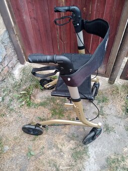 Prodám chodítko pro seniora a nemohoucí. - 2