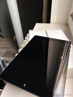 Apple iPad 10.2 (2019) - 2