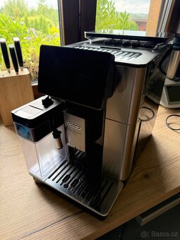 Kávovar DeLonghi PrimaDonna Soul - plně automatický - 2
