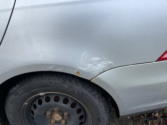 PRODÁM VOLKSWAGEN GOLF V 1.9 TDi - 2