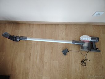 Tyčový vysavač Dyson V7 Cord Free - 2