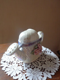 porcelánová konvička - 2