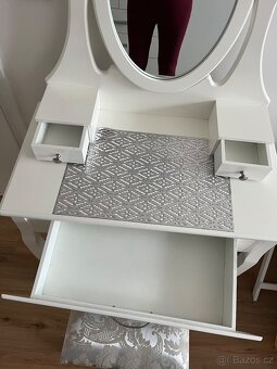 Toaletní stolek - 2
