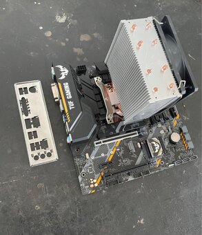Tuf B635-plus gaming + i7 9700F + chladič cpu Arctic - 2
