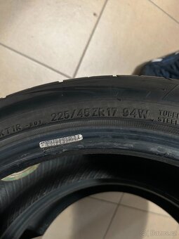 Pneu 225/45 r17 - 2