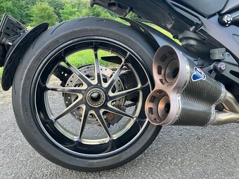 Ducati Diavel Carbon - 2