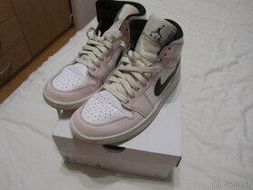 Nike Jordan Mid Barely Rose vel.41 - 2