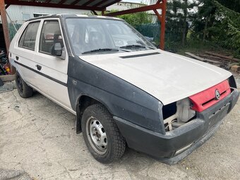 Škoda Favorit 135L díly z tohoto vozu - 2