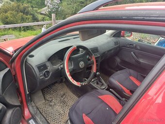 Volkswagen Golf - 2