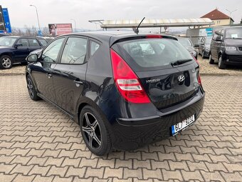 Hyundai i30 1,6 66 KW CRDI 16V - 2
