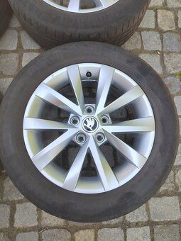 Prodám orig alu 16 škoda Octavia 3 5x112 ET 46 letní pneu - 2