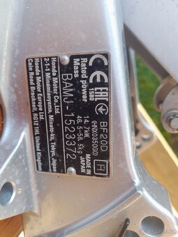 Prodám závěsný motor Honda 20 hp - 2