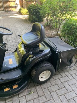 Zahradní traktor MTD - 2