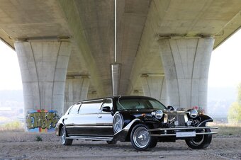 Lincoln Town Car Excalibur - 2