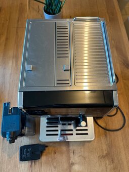 Kávovar Delonghi PrimaDonna Exclusive ESAM 6900.M - 2