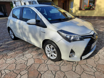 Toyota yaris 1,5 hybrid 9/2014 lift naj 127 tis km - 2