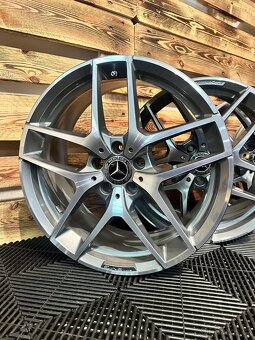 Mercedes Benz GLA - 4x orig. ALU AMG 5x112 R19 - 2