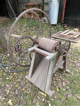 Historická stará sečkovnice, sečkačka - 2