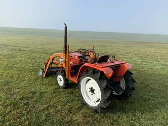 JAPONSKÝ MALOTRAKTOR KUBOTA B1600+ČELNÍ NAKLADAČ - 2